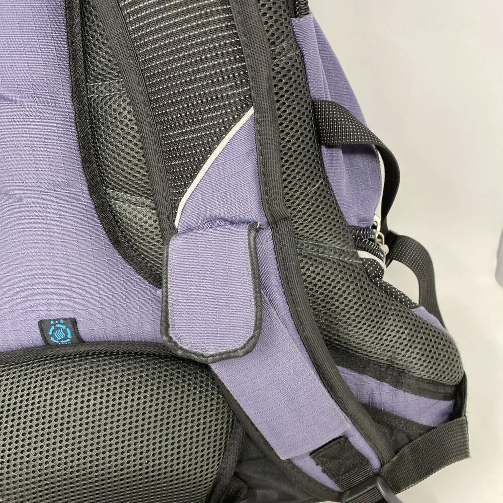 High Sierra Elite Tech Spot Suspension Strap System Backpack Black 18x12 *Tear*